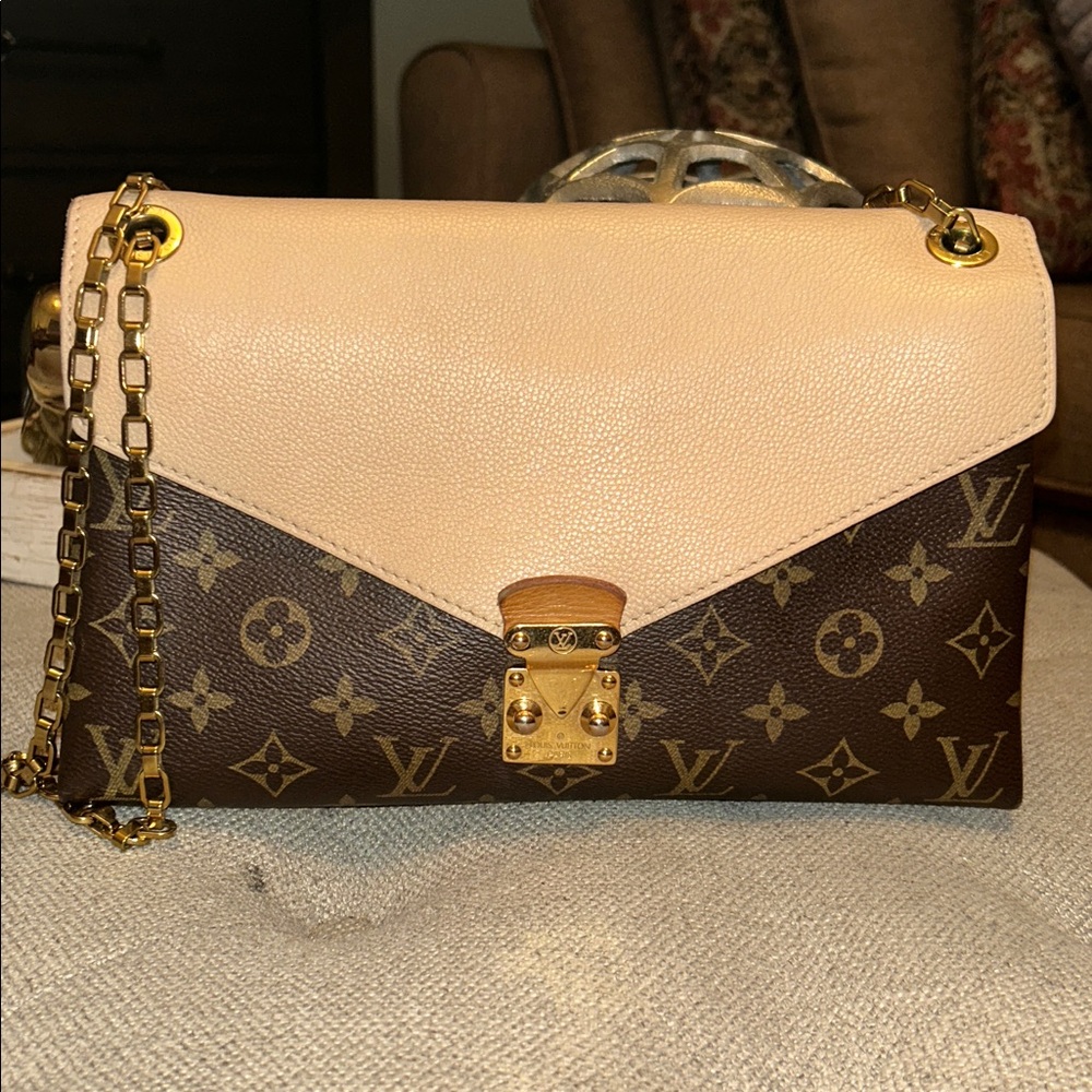Louis Vuitton Pallas Chain Shoulder Monogram bag authentic